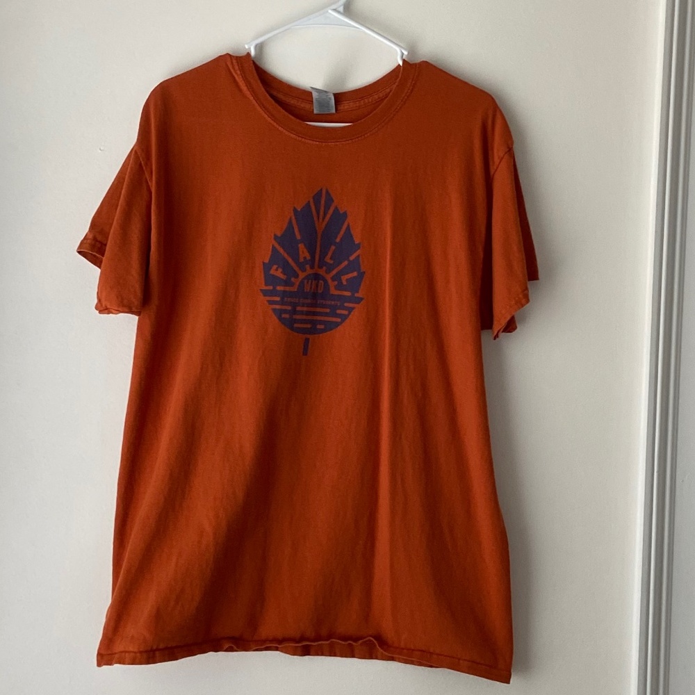 dark orange t shirt